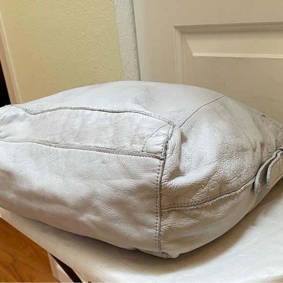 Liebeskind Berlin Medea double dye leather shoulder bag - Picture 12 of 16